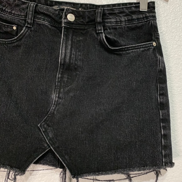 Zara Trafaluc Black Denim Mini Skirt Raw Hem - Picture 3 of 10
